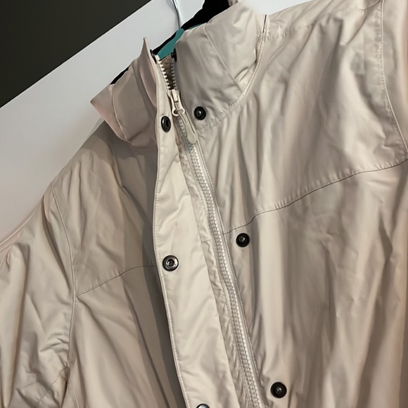 LL Beam - Puffy Winter Coat - color: Cream / Off White W/ Removable Hood - Picture 7 of 9